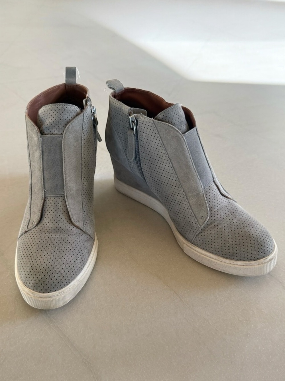 Linea Paolo Felicia Gray Suede Hidden Wedge Sneaker Booties Size 6